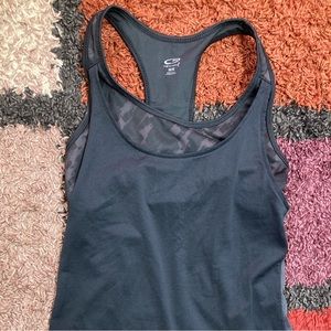 Women’s medium workout tank